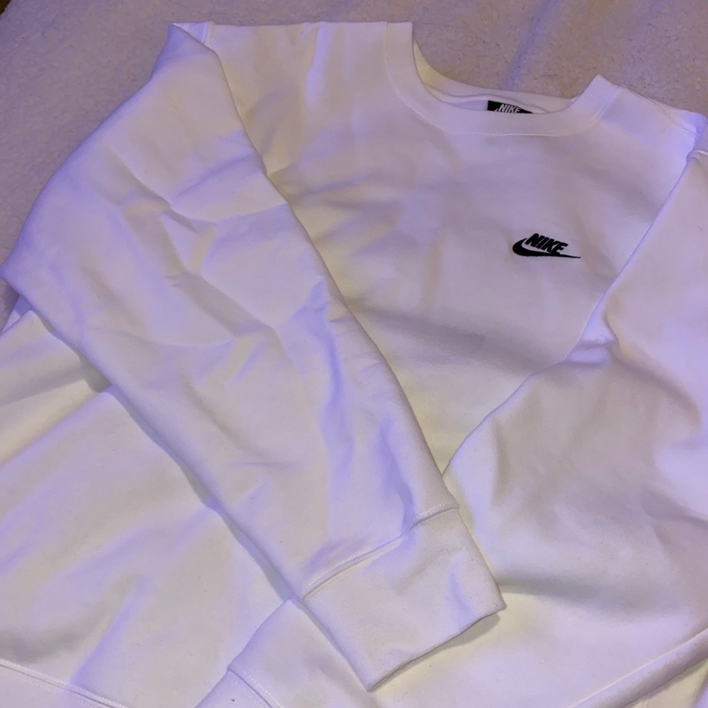 Nike men’s crewneck